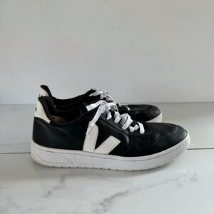 Veja V 10 Sneakers in Black Size 10